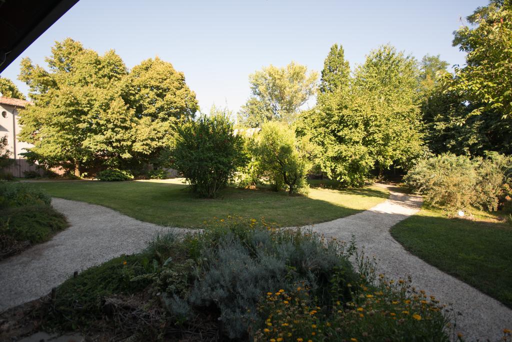 Locanda Dei Melograni Gossolengo Buitenkant foto